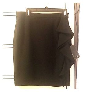 Black Zara skirt with side ruffle - M - NWT